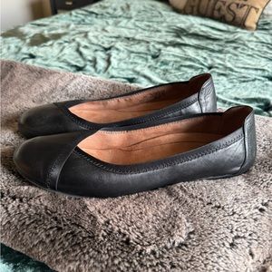Black Vionic Carroll flats size 10 - worn once